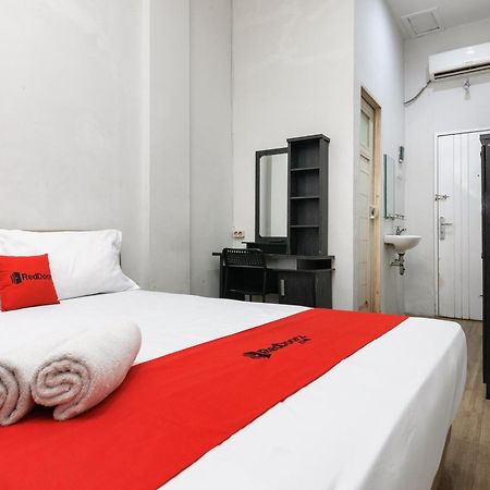 Reddoorz Near Mandaya Royal Hospital Puri Otel Tangerang Dış mekan fotoğraf