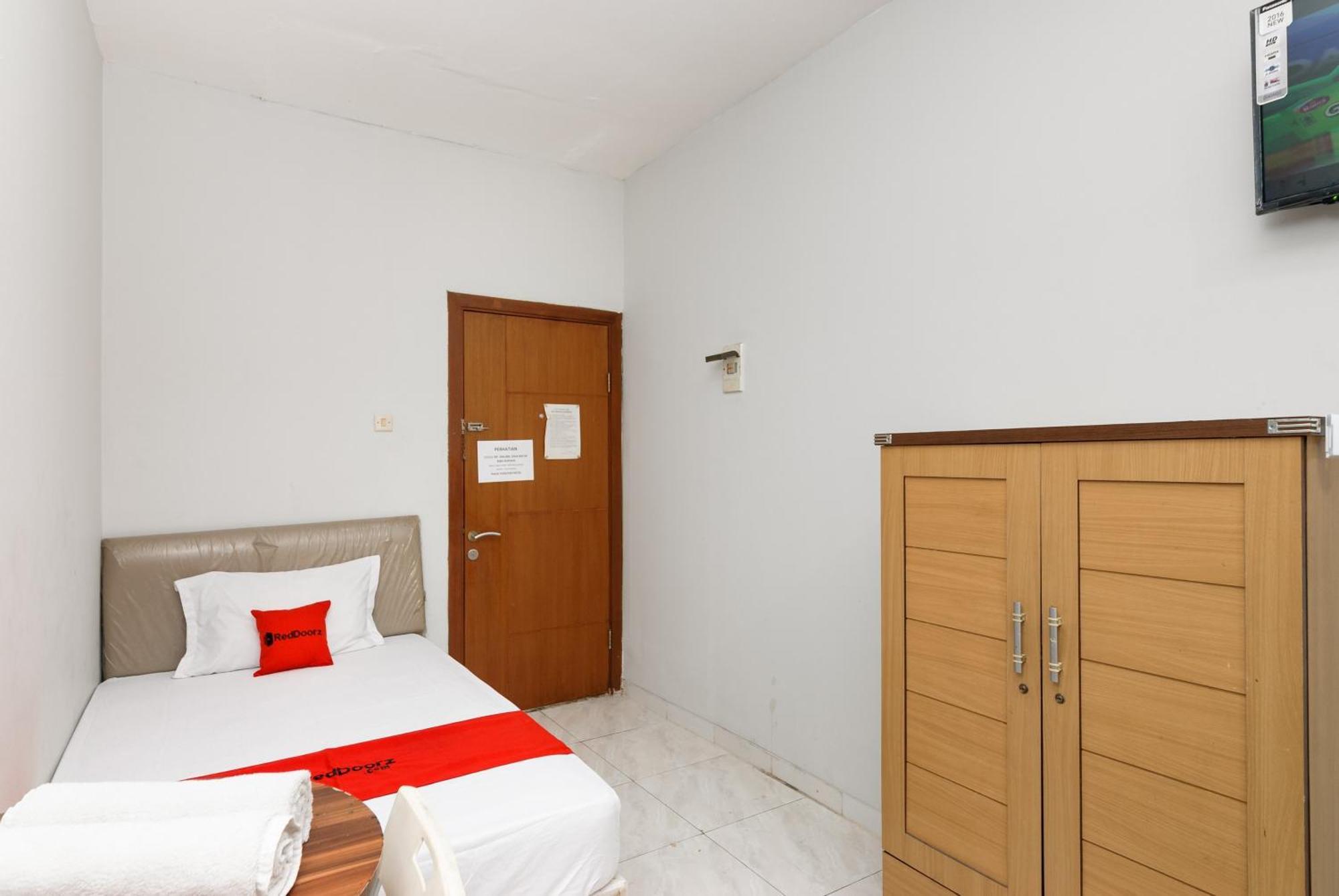 Reddoorz Near Mandaya Royal Hospital Puri Otel Tangerang Dış mekan fotoğraf