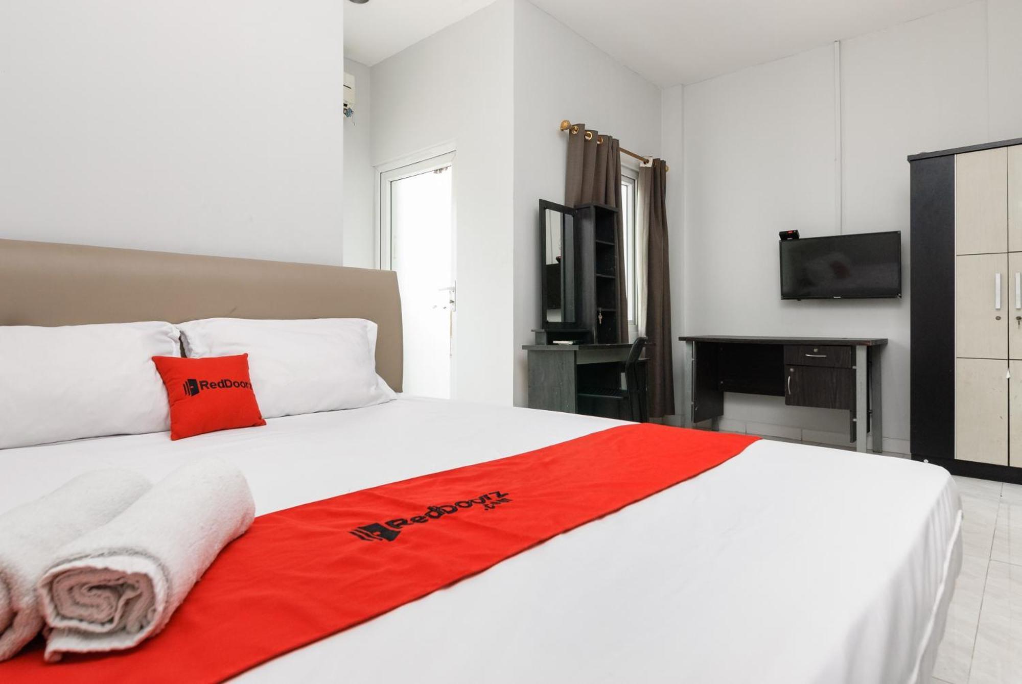Reddoorz Near Mandaya Royal Hospital Puri Otel Tangerang Dış mekan fotoğraf