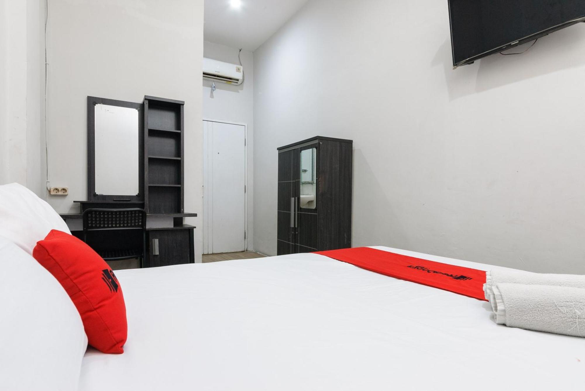 Reddoorz Near Mandaya Royal Hospital Puri Otel Tangerang Dış mekan fotoğraf