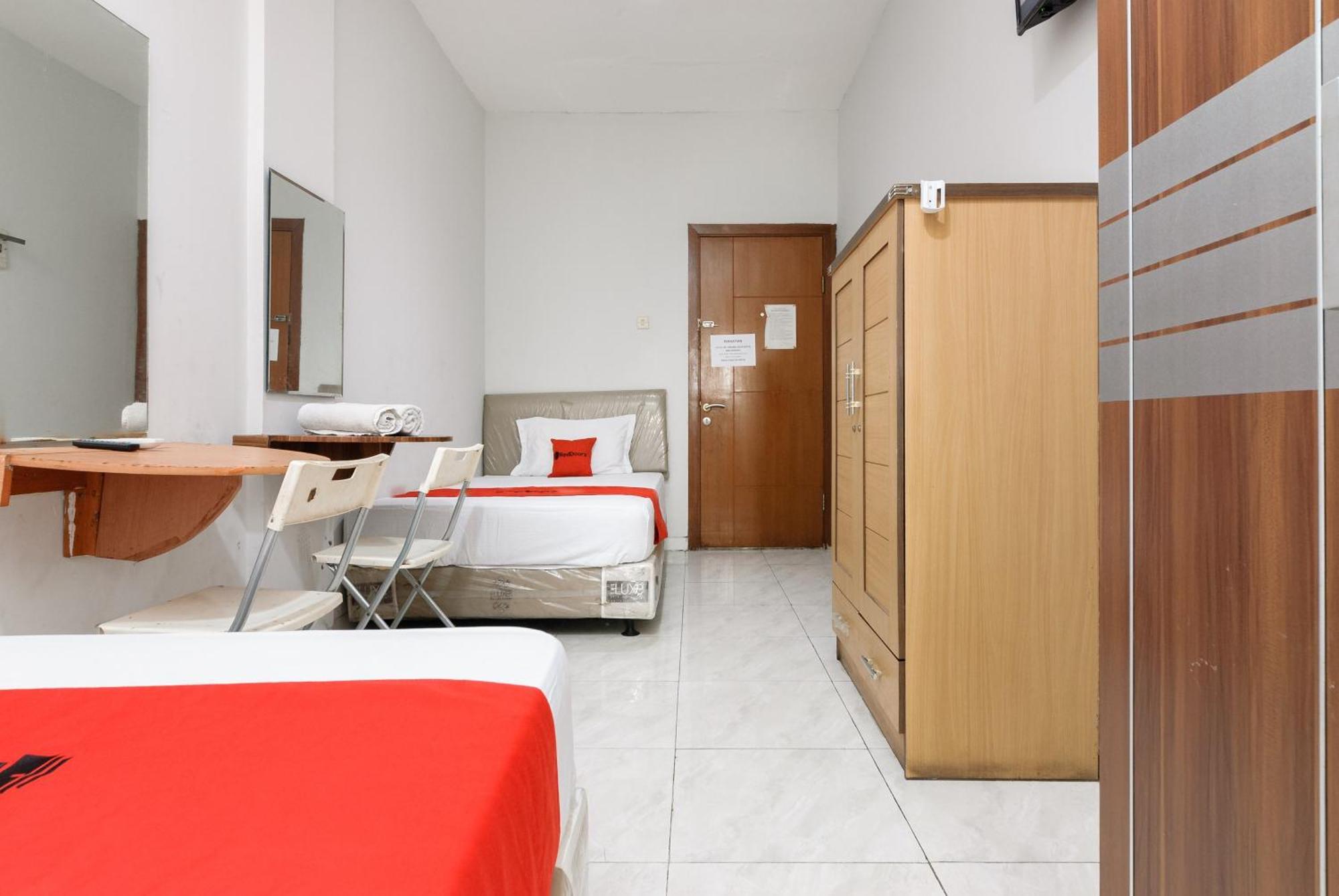 Reddoorz Near Mandaya Royal Hospital Puri Otel Tangerang Dış mekan fotoğraf
