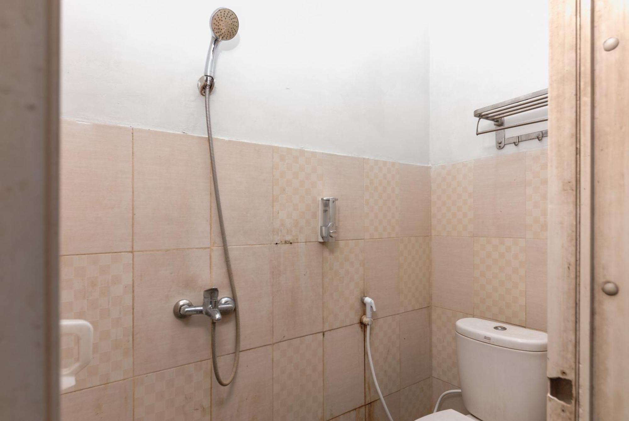 Reddoorz Near Mandaya Royal Hospital Puri Otel Tangerang Dış mekan fotoğraf