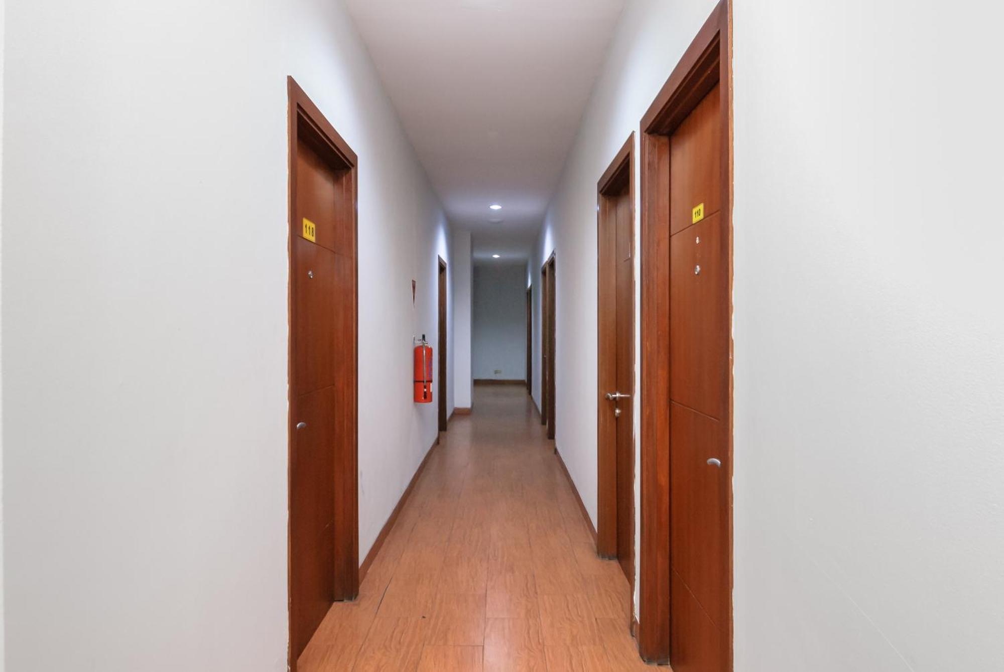 Reddoorz Near Mandaya Royal Hospital Puri Otel Tangerang Dış mekan fotoğraf