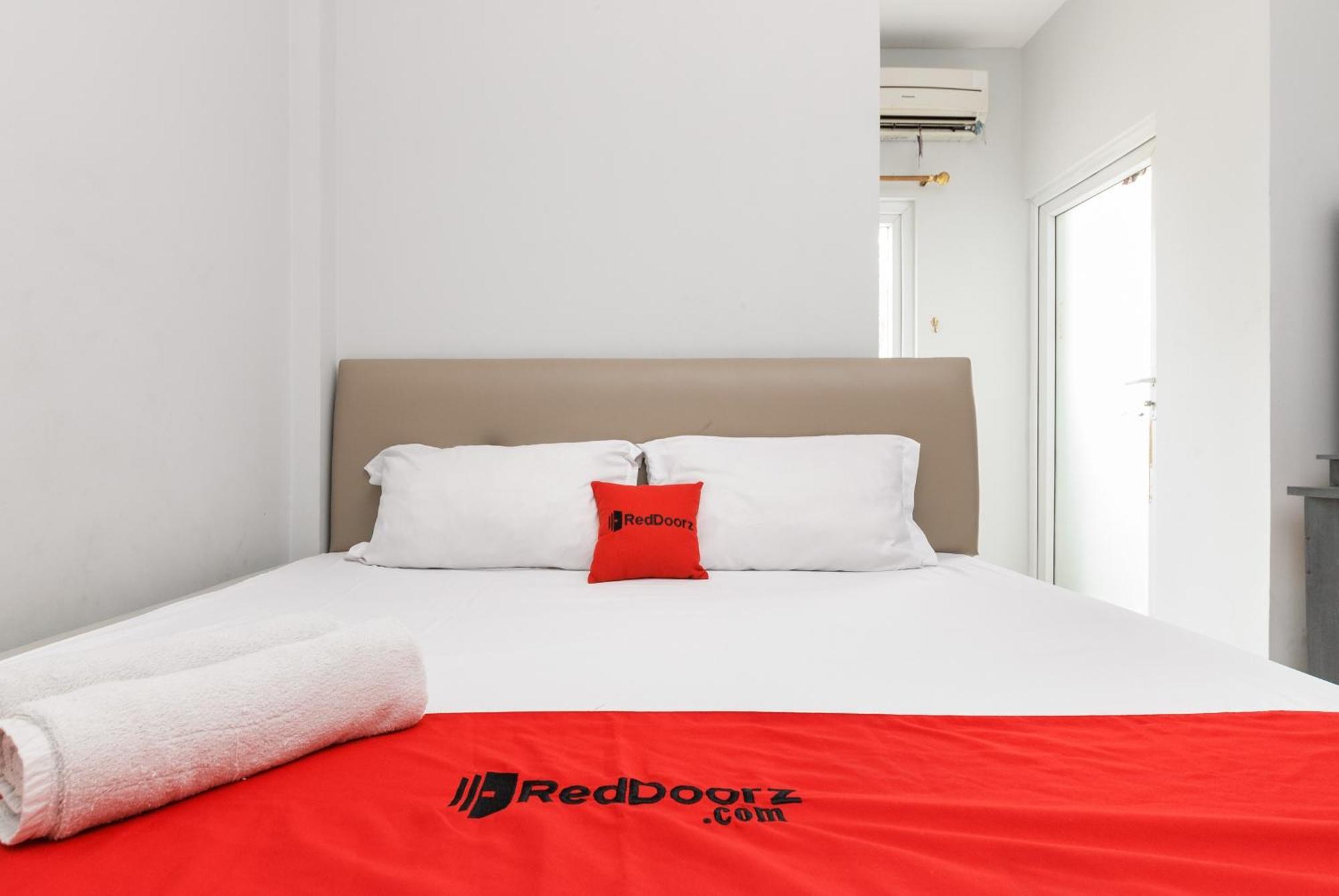 Reddoorz Near Mandaya Royal Hospital Puri Otel Tangerang Dış mekan fotoğraf