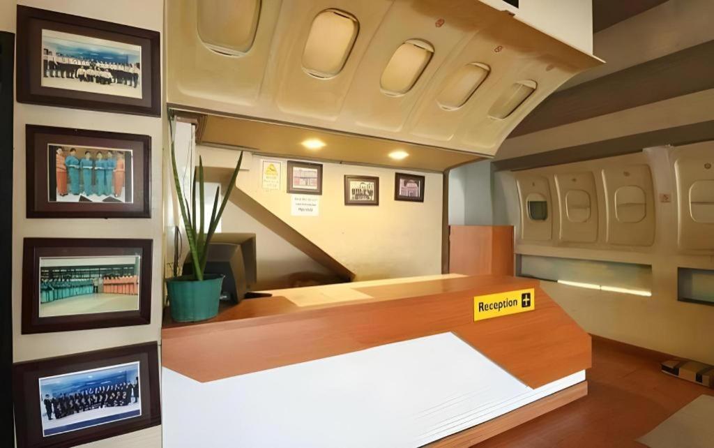 Reddoorz Near Mandaya Royal Hospital Puri Otel Tangerang Dış mekan fotoğraf